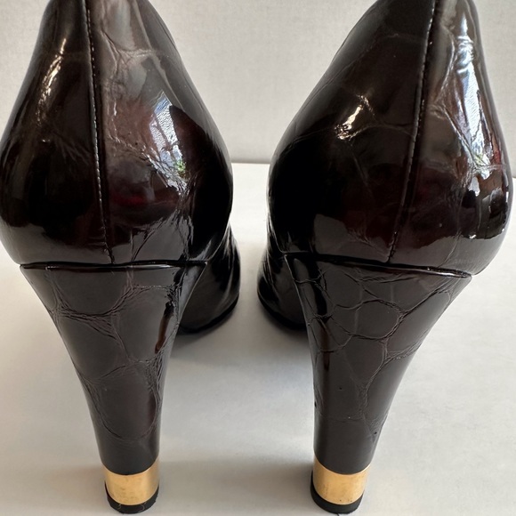 Stuart Weitzman Patent Leather Pumps Size 9 - Picture 8 of 9